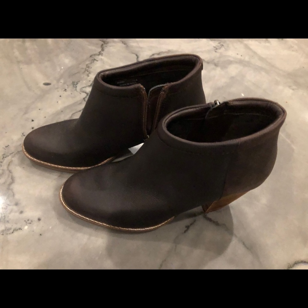 New! Cole Haan Brown Boots